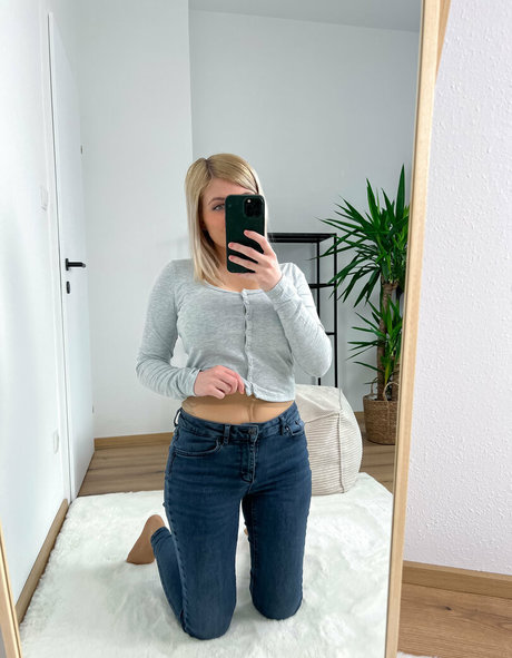 Naakte gelekte OnlyFans-foto van Bellaspaws