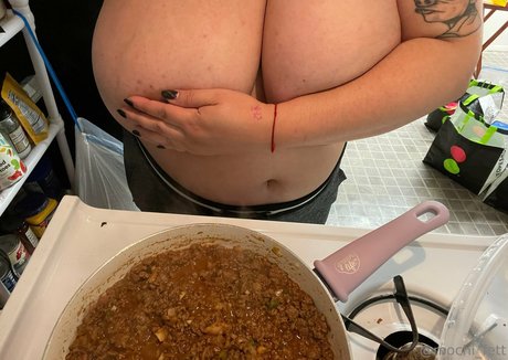 Naakte gelekte OnlyFans-foto van Mochifett