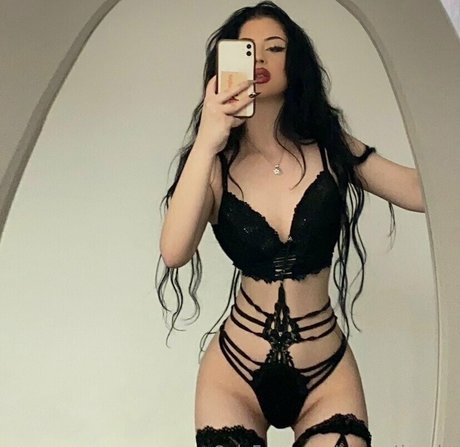 Naakte gelekte OnlyFans-foto van Nigxxxtingale