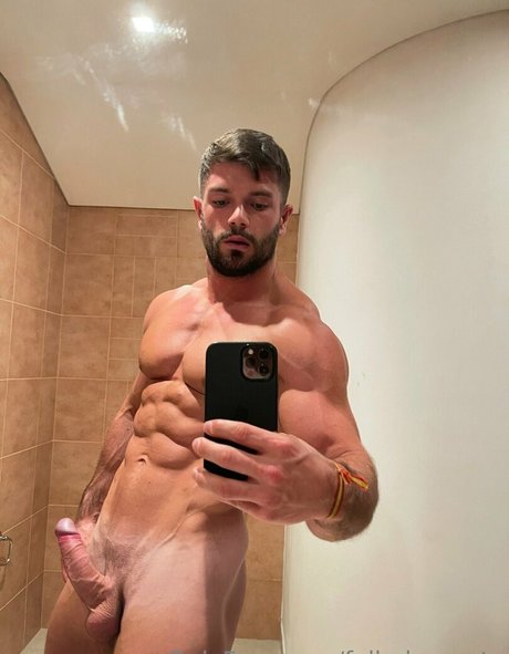 Naakte gelekte OnlyFans-foto van Folledemente