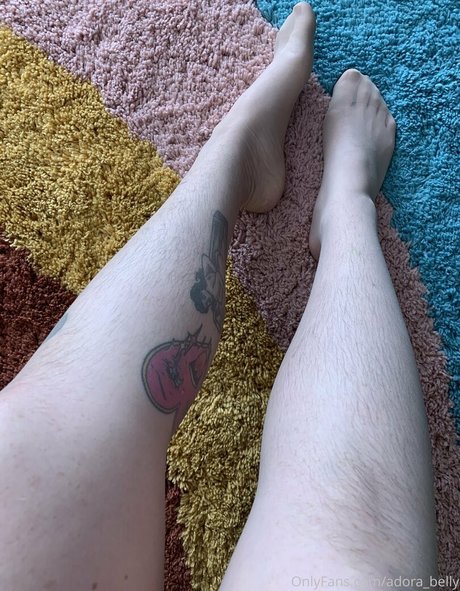 Naakte gelekte OnlyFans-foto van Adorabelly