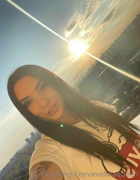 Naakte gelekte OnlyFans-foto van Evelinaqueen