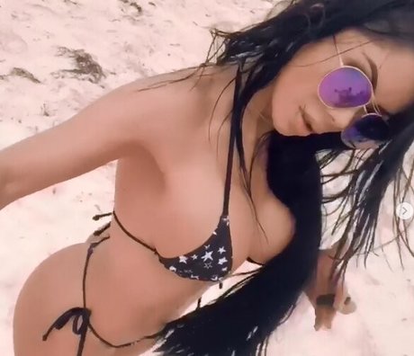 Naakte gelekte OnlyFans-foto van Mara Gomez