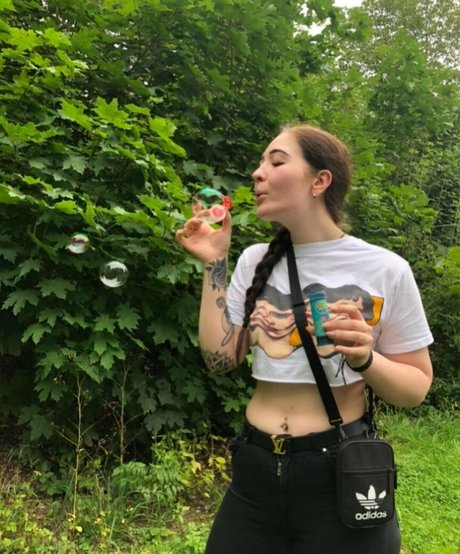 Naakte gelekte OnlyFans-foto van Anastasiamcqueen