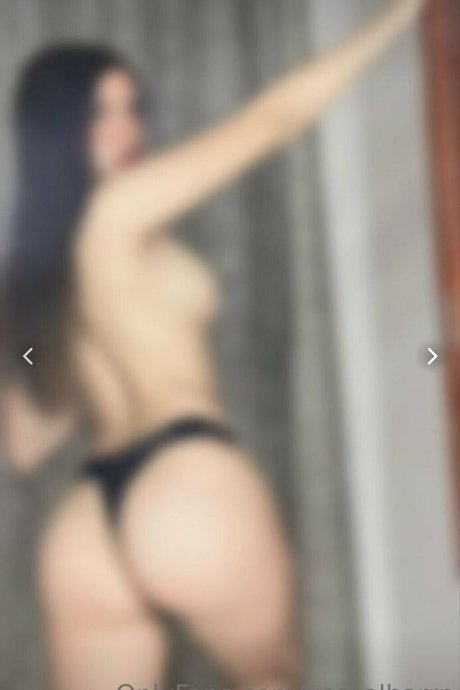 Naakte gelekte OnlyFans-foto van Yessalbarrn