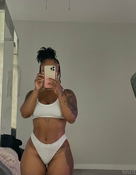 Therealbombshell_mint