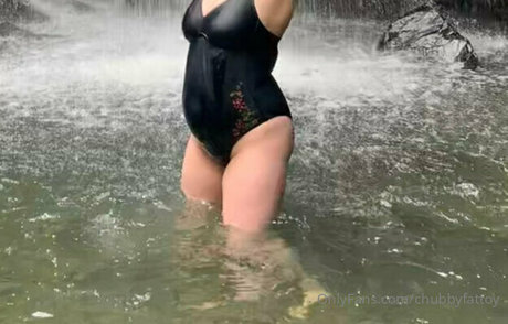 Naakte gelekte OnlyFans-foto van Chubbyfattoy