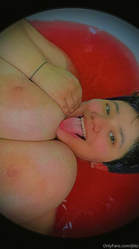 Naakte gelekte OnlyFans-foto van Jokaphotos