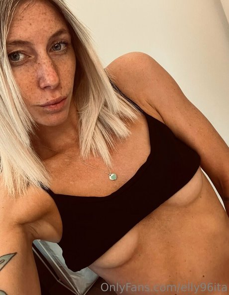 Naakte gelekte OnlyFans-foto van Ita96elly