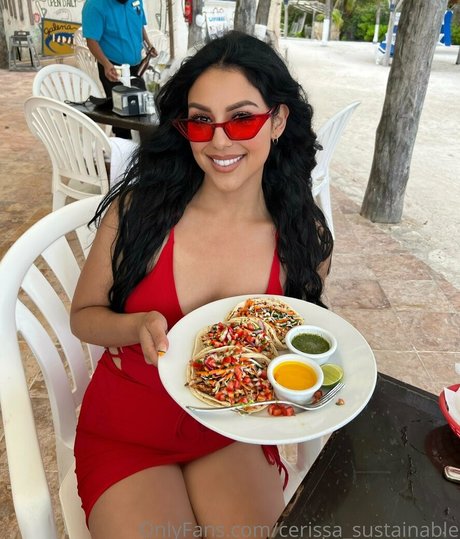Naakte gelekte OnlyFans-foto van Manifestationbabe