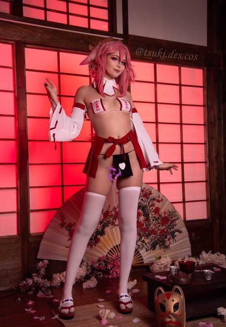 Naakte gelekte OnlyFans-foto van Tsuki Desu