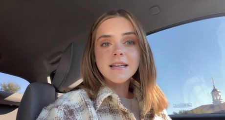 Naakte gelekte OnlyFans-foto van Lauren Mae
