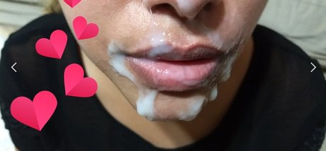 Naakte gelekte OnlyFans-foto van Ninfetalinda19