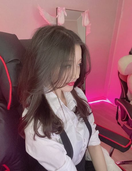 Naakte gelekte OnlyFans-foto van Satanmate
