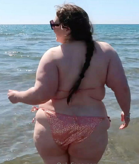 Naakte gelekte OnlyFans-foto van Bbwbonnie