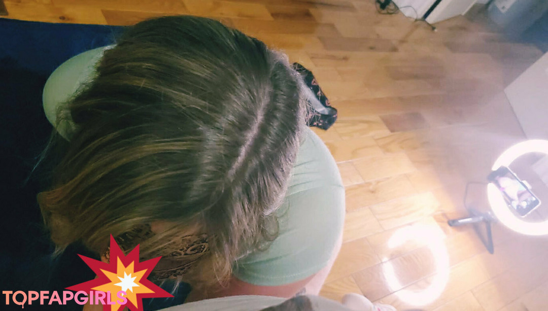Naakte gelekte OnlyFans-foto van Canadiannaughtyneighbour #29 Naakte gelekte OnlyFans-foto van Canadiannaughtyneighbour #29