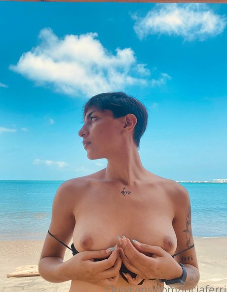 Naakte gelekte OnlyFans-foto van Soysofia