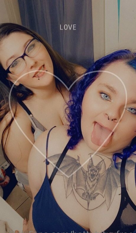 Naakte gelekte OnlyFans-foto van Battybitxxfree