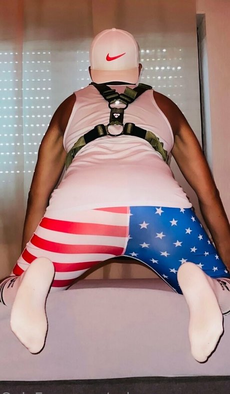 Naakte gelekte OnlyFans-foto van Snkrsuncensored