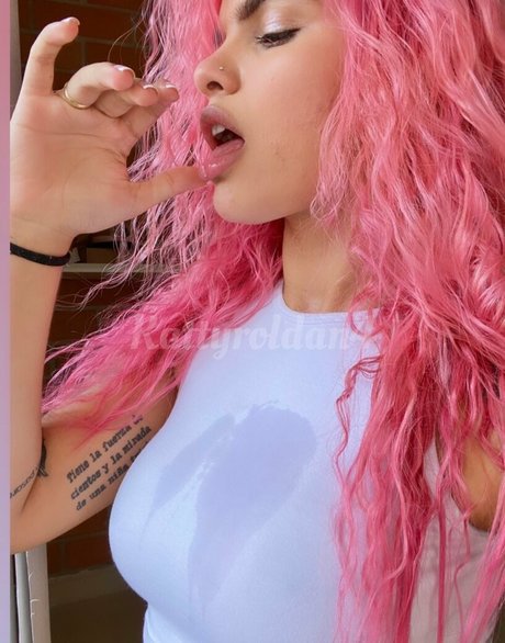 Naakte gelekte OnlyFans-foto van Kattyroldan4