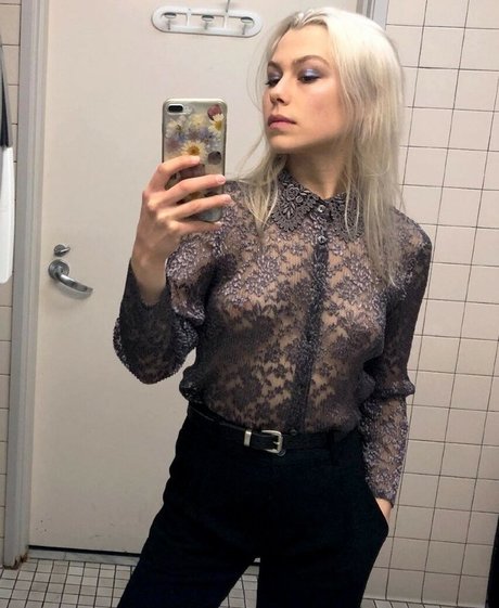Naakte gelekte OnlyFans-foto van Phoebe Bridgers
