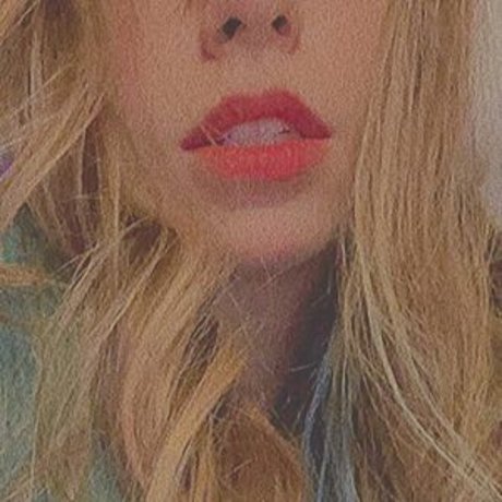 Naakte gelekte OnlyFans-foto van Pizzaalien