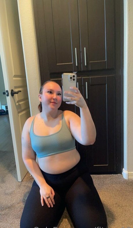 Naakte gelekte OnlyFans-foto van Fiteen18