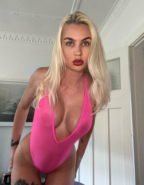 Naakte gelekte OnlyFans-foto van Gigi Allens