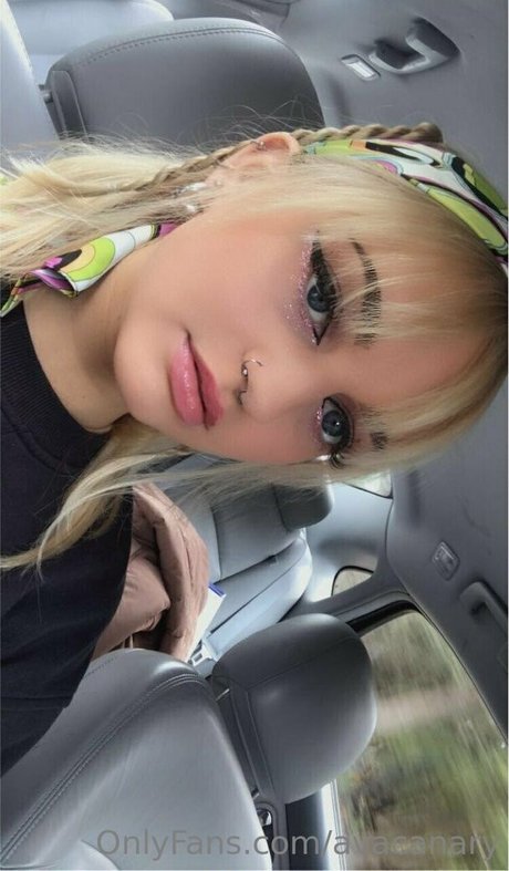 Naakte gelekte OnlyFans-foto van Avacanary