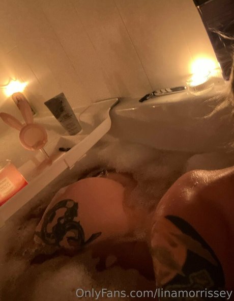 Naakte gelekte OnlyFans-foto van Linamorrissey