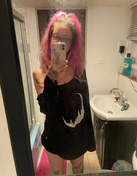 Naakte gelekte OnlyFans-foto van Vixxshi