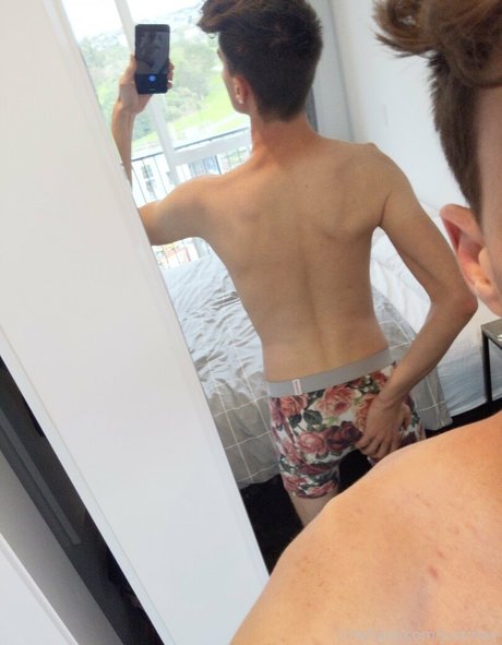 Naakte gelekte OnlyFans-foto van Justmax