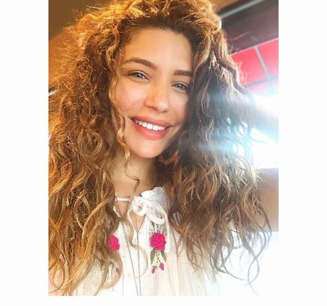 Naakte gelekte OnlyFans-foto van Juliana Harkavy