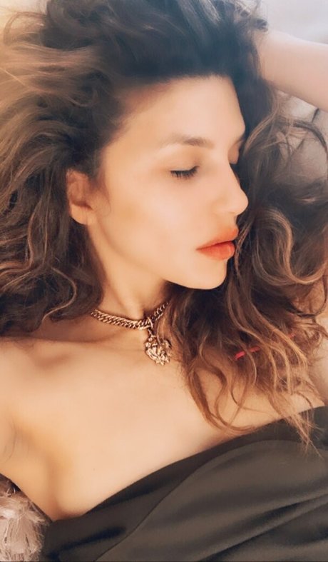 Naakte gelekte OnlyFans-foto van Juliana Harkavy