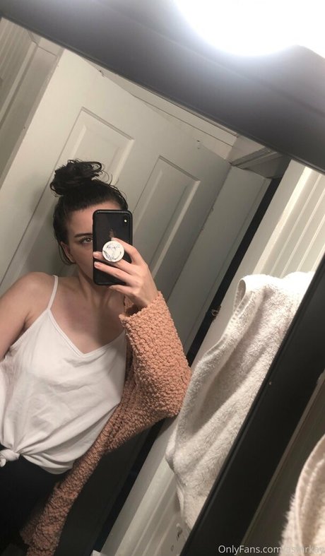 Naakte gelekte OnlyFans-foto van Asmrkay
