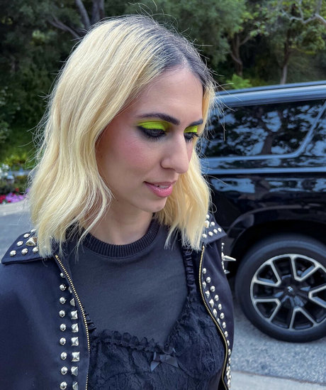 Naakte gelekte OnlyFans-foto van Hila Klein