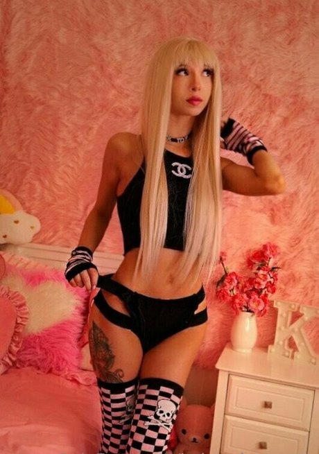 Naakte gelekte OnlyFans-foto van Itskenziereeves