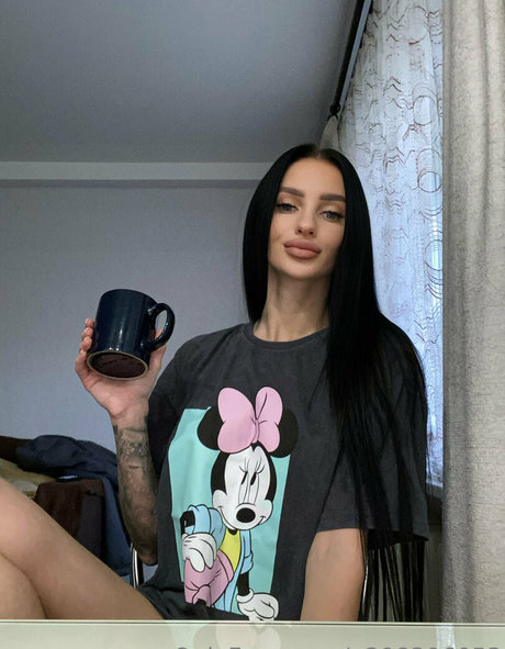 Naakte gelekte OnlyFans-foto van Charmingmegan
