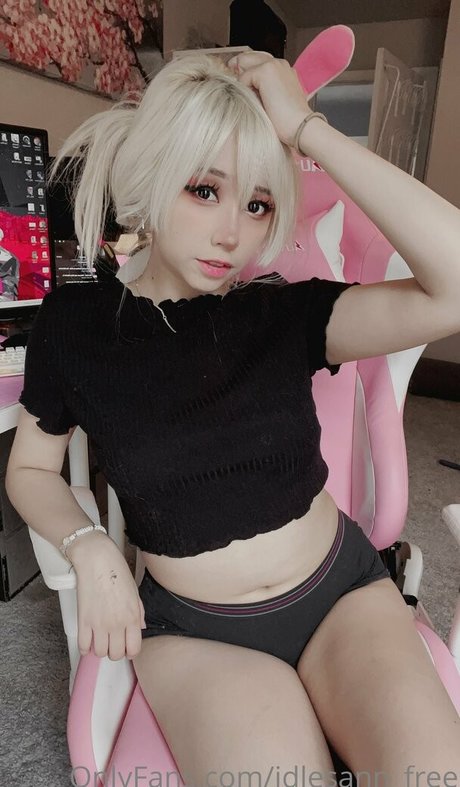 Naakte gelekte OnlyFans-foto van Idlesannfree
