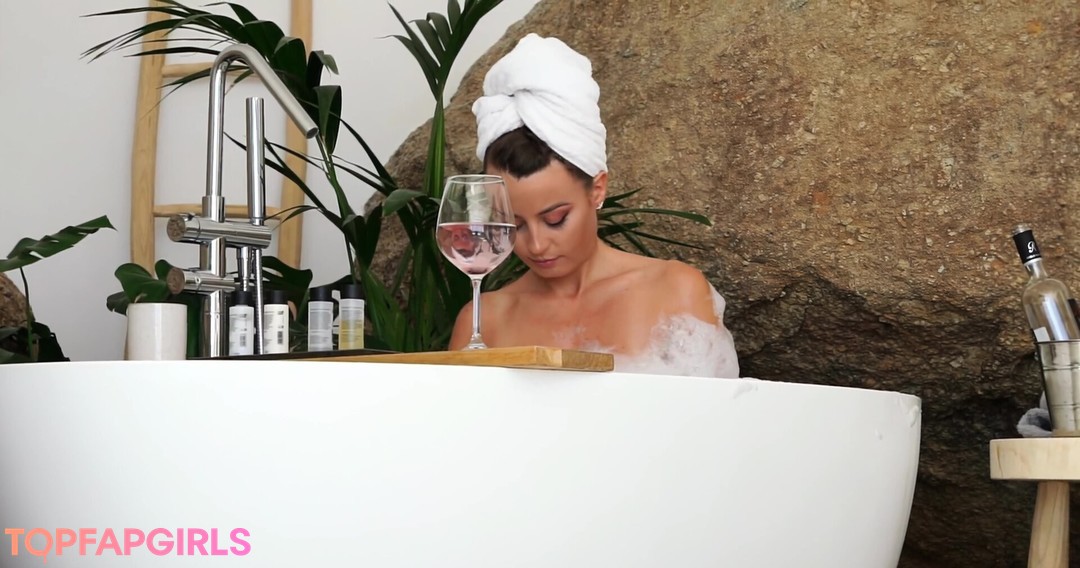 Naakte gelekte OnlyFans-foto van Anna Zapala #1322