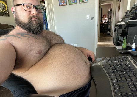 Naakte gelekte OnlyFans-foto van Cubby84