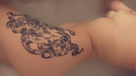 Naakte gelekte OnlyFans-foto van Matney