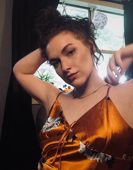 Naakte gelekte OnlyFans-foto van Lilithjewel