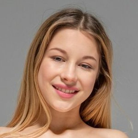 Naakte gelekte OnlyFans-foto van Katarina Meis