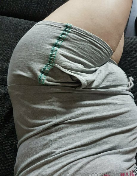 Naakte gelekte OnlyFans-foto van Kjara0401