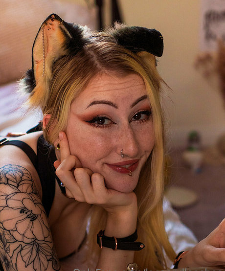 Naakte gelekte OnlyFans-foto van Laceandleashes