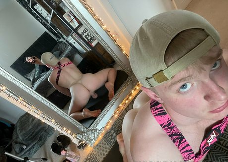 Naakte gelekte OnlyFans-foto van Coreytaylorvip