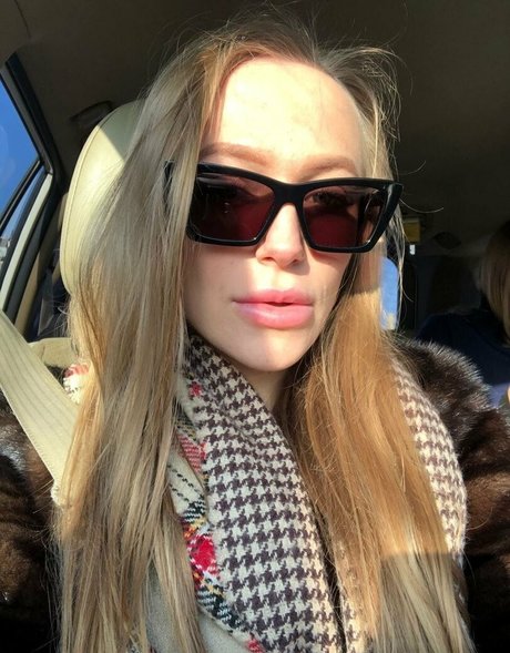 Naakte gelekte OnlyFans-foto van Aislinxxxmodel