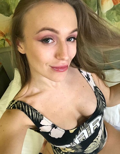 Aislinxxxmodel