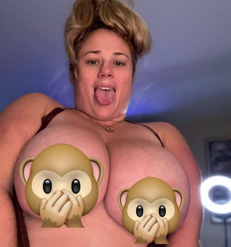 Naakte gelekte OnlyFans-foto van Luvmeonlysarah